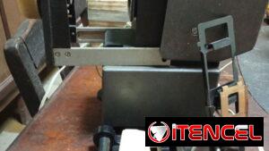 Se vende proyector antiguo con todos sus accesorios.