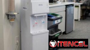 DISPENSADOR ROYAL AGUA FRÍA Y CALIENTE