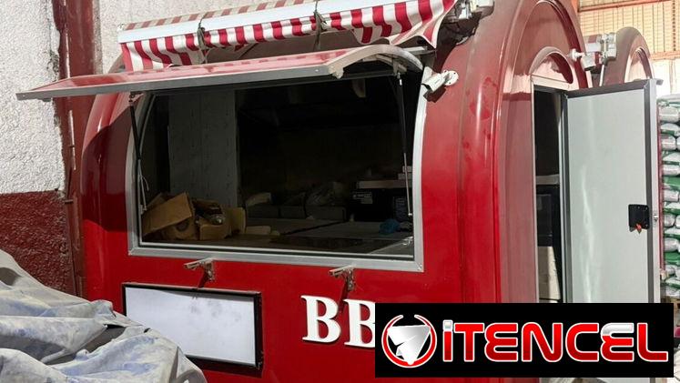 Vendo Kiosko FoodTruck equipado totalmente.