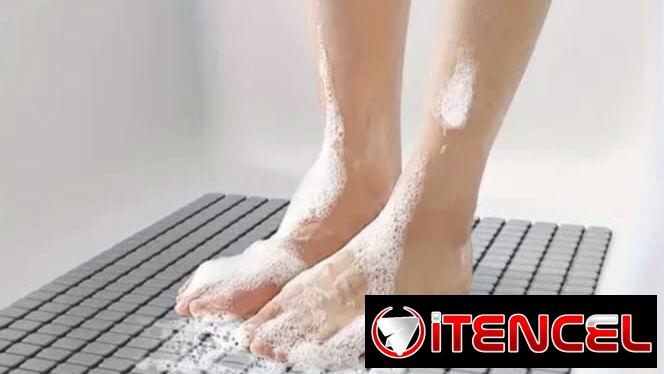 Juego de 1 cortina con alfombra antideslizante para baños. NUEVAS!