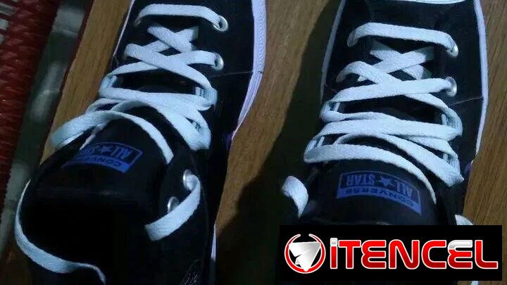👟 Converse Flux Ultra Mid – Negro/Azul