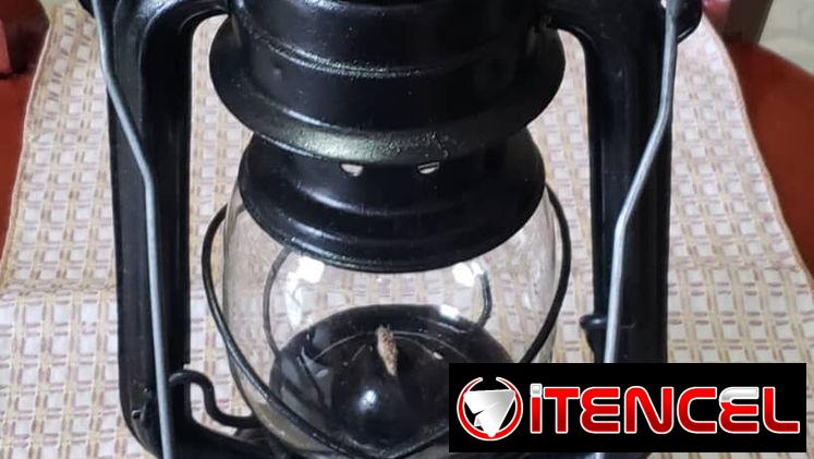 Lámpara quinqe antigua de petróleo. — foto 1