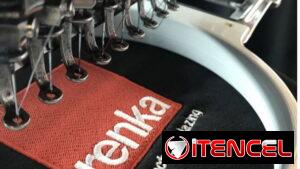 Personalizado de uniformes mediante BORDADO.