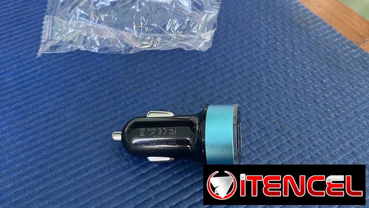 Cargador de coche y lector de voltaje (ambas cosas en 1) tiene dos puertos usb, uno de ellos es 3.0 va al encendedor!!