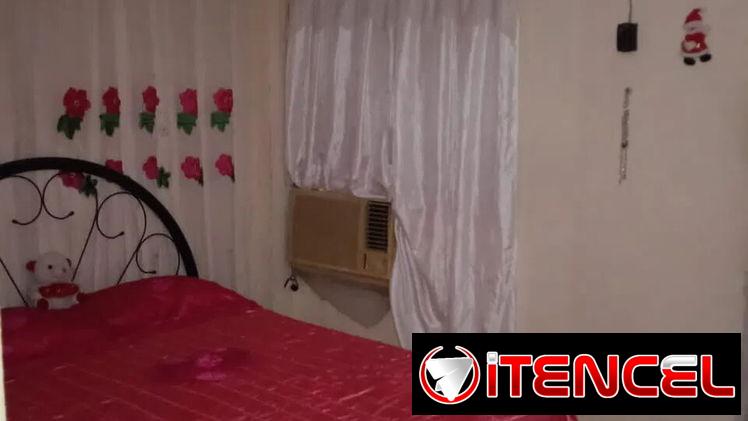 Rento casa biplanta independiente, puerta calla, 2 cuartos en municipio Regla, telefono fijo, gas balita, microondas