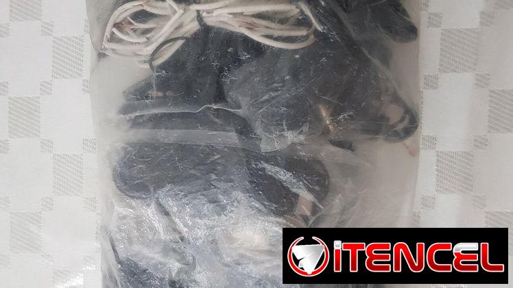 Varios audífonos de varios modelos y otros para reparar favor llamar 78605934.