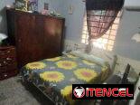 Casa de 2 plantas, 4 cuartos 1 arriba y 3 abajo