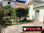 Venta de casa colonial independiente en Playa en 220000