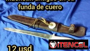 Machetin antiguo en su funda de cuero