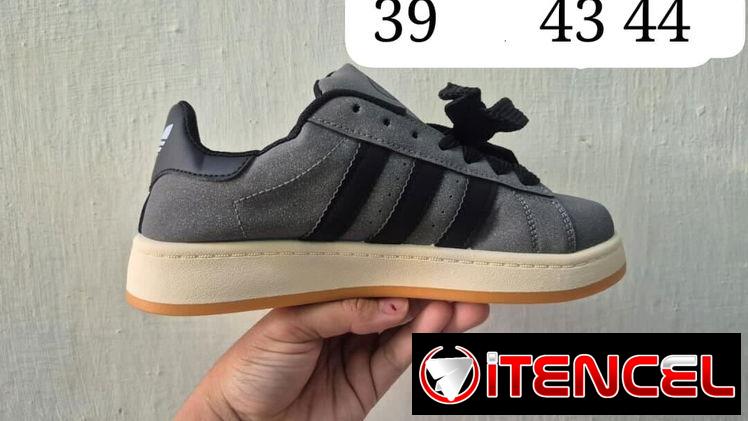 Tenis , chancletas , zapatos — foto 1