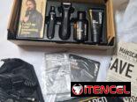 kit de aseo con máquinas de afeitar eléctricas.