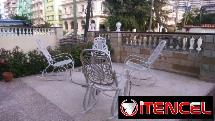 Alquiler de casa en bajos con garaje en el Vedado