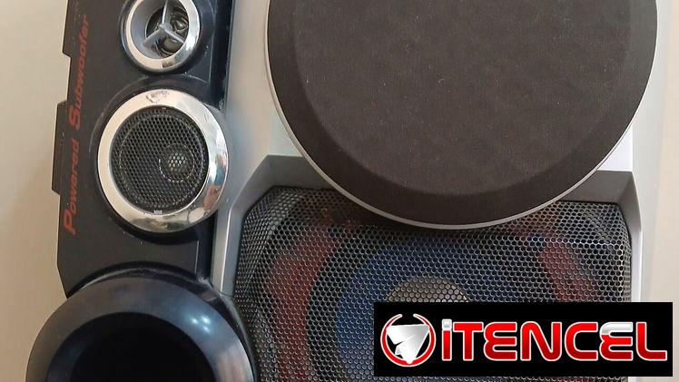 Amplificador, Bocinas y Mesa