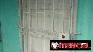 Rento casa para local de negocios o almacen..