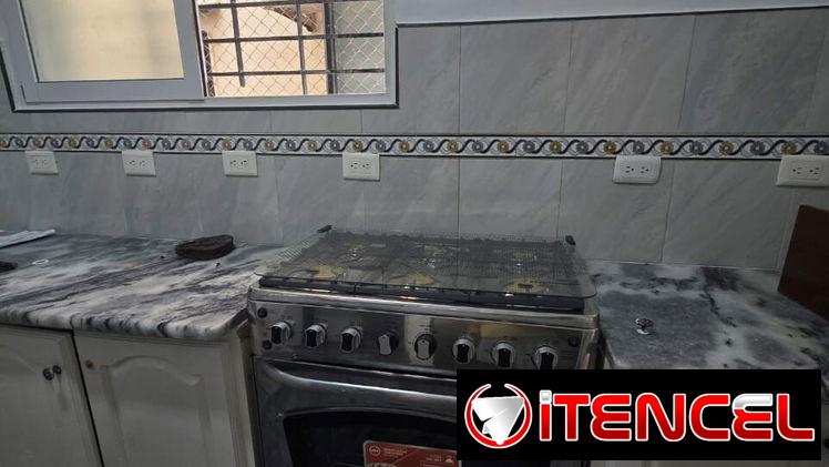 Apartamento de renta larga estancia con inversores y paneles 4habitaciones
