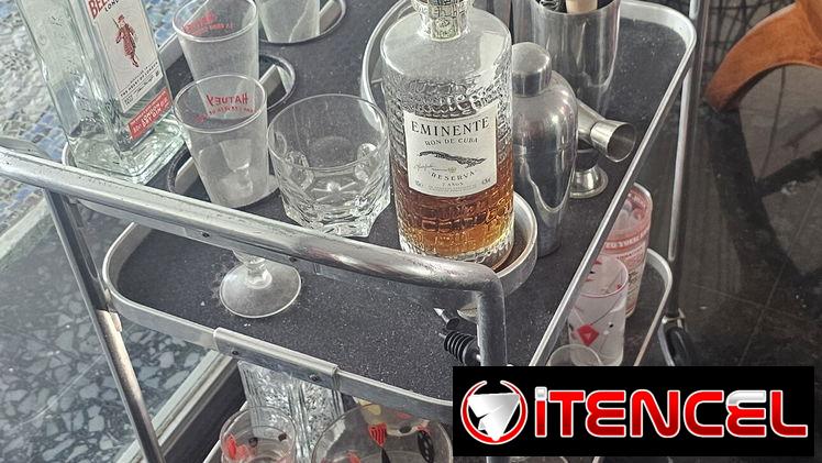 Vendo carrito bar con ruedas, original años 50. (solo carrito sin la cristaleria) — foto 4