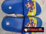 Chancletas y tenis para niños