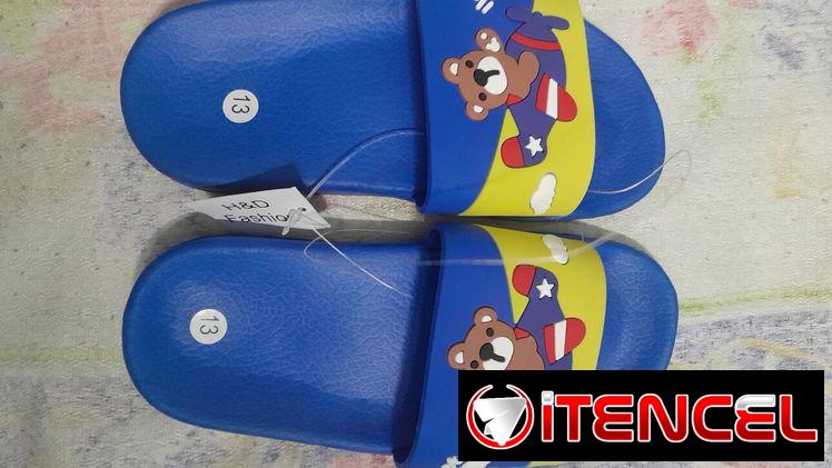 Chancletas y tenis para niños