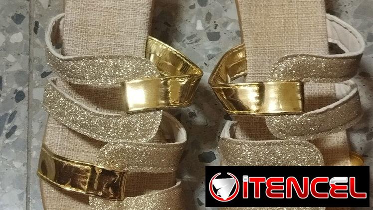 Vendo zapatos de mujer y de jóven, sandalias de plataforma, número 35, como nuevo. Me ajusto — foto 1
