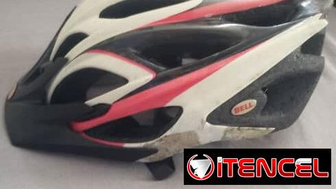 Casco de bicicleta de uso, 7 USD, Vedado