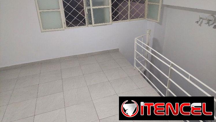Apto de 1/4 colindante con Vedado a pasos de la Universidad