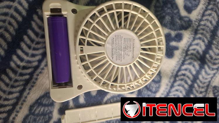 Mini ventilador usb recargable, con pila de litio externa y  posibilidad de cambiarla fácilmente — foto 2