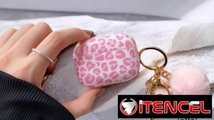 ☎️53544655 🛵 Entrega Disponible ⭐ Funda Rosa con Estampado de Leopardo para AirPods – Con Llavero de Pompón⭐ — foto 1