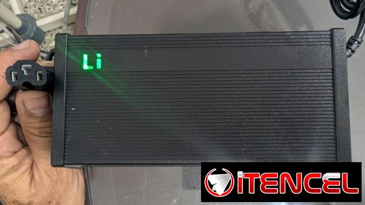 Cargador 72v 5A para batería Litio y LifePO4