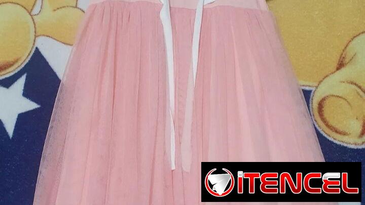 Buen precio Bata o vestido de niña y otras cositas de niña