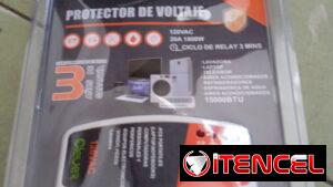 Protector de voltaje de 110 v de 20A de tres tomas