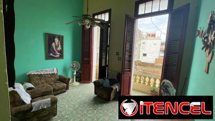 Venta de Apto en Centro Habana de 2 cuartos en un primer piso, calle Vapor