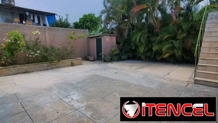 Casa independiente en Rio Verde con 3 cuartos, patio y garaje — foto 3