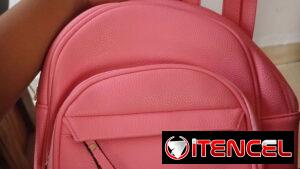 Mochila rosa pequeña