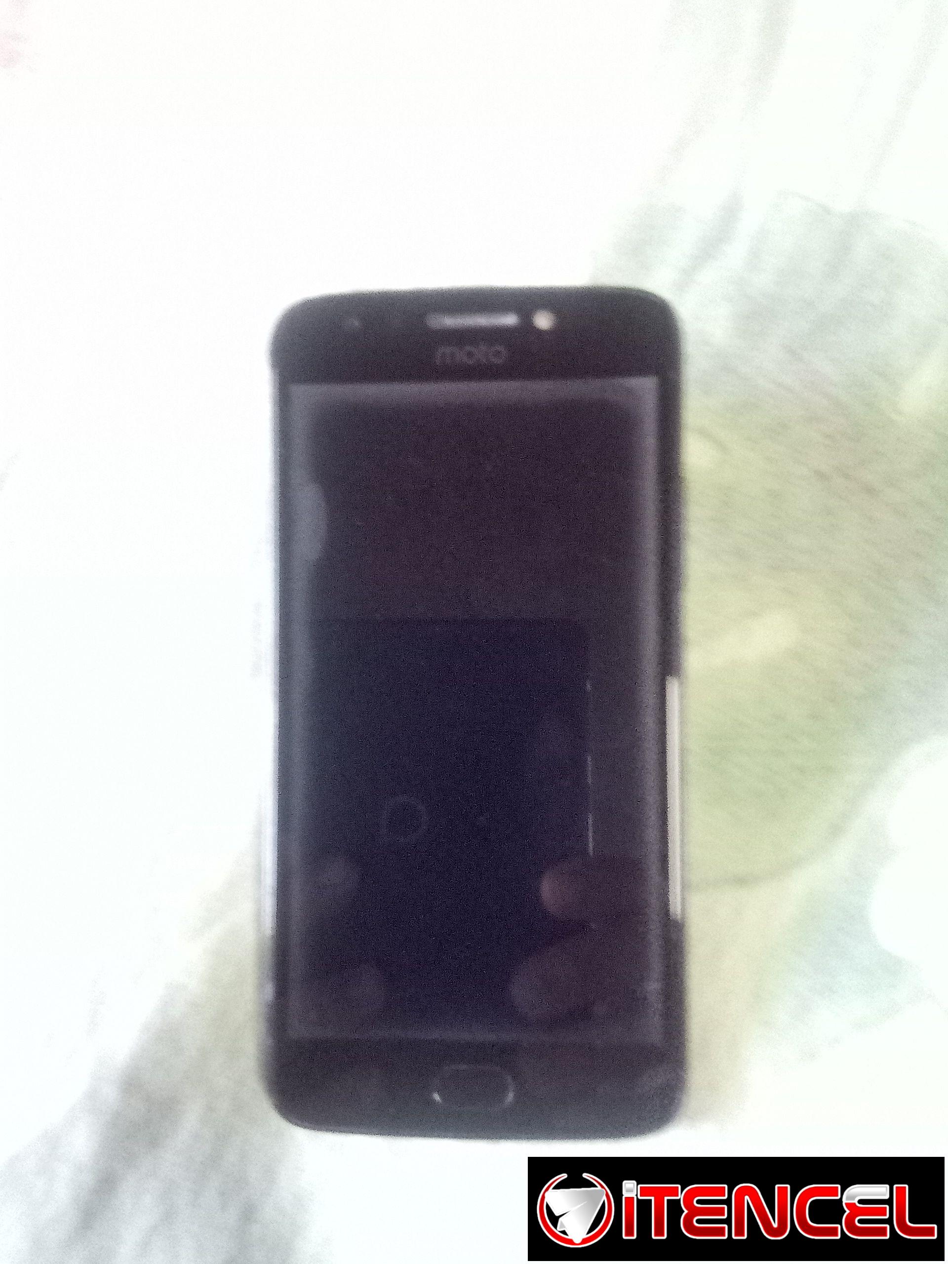 Teléfono móvil Moto E4