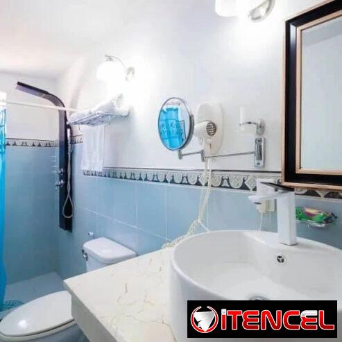 MAGNÍFICA CASA DE RENTA INDEPENDIENTE EN MIRAMAR PLAYA TRES HABITACIONES TRES BAÑOS COCINA GARAJE TERRAZA PORTAL