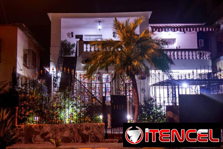 EXCELENTE CASA DE RENTA EN MIRAMAR DE 3 CUARTO 3 BAÑOS COCINA TERRAzaMUY CERCA DE LAS EMBAJADA