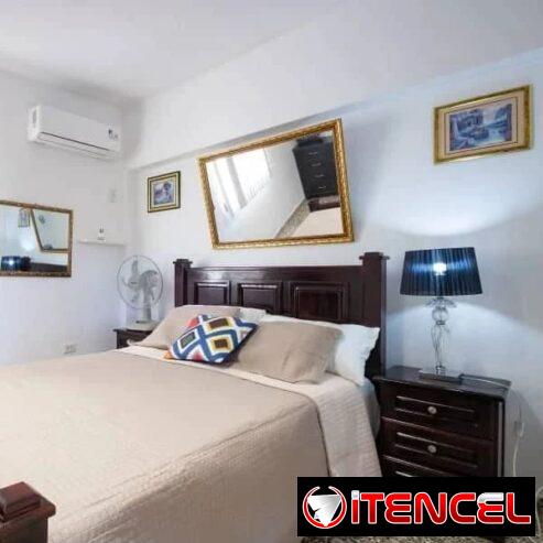 MAGNÍFICA CASA DE RENTA INDEPENDIENTE EN MIRAMAR PLAYA TRES HABITACIONES TRES BAÑOS COCINA GARAJE TERRAZA PORTAL