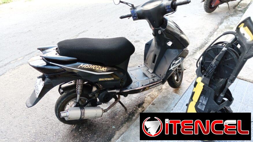 Vendo moto 4 tiempo ,además tengo otra para armar,se va todo junto y algunas cositas más de respuesto, escucho ofertas en caso de