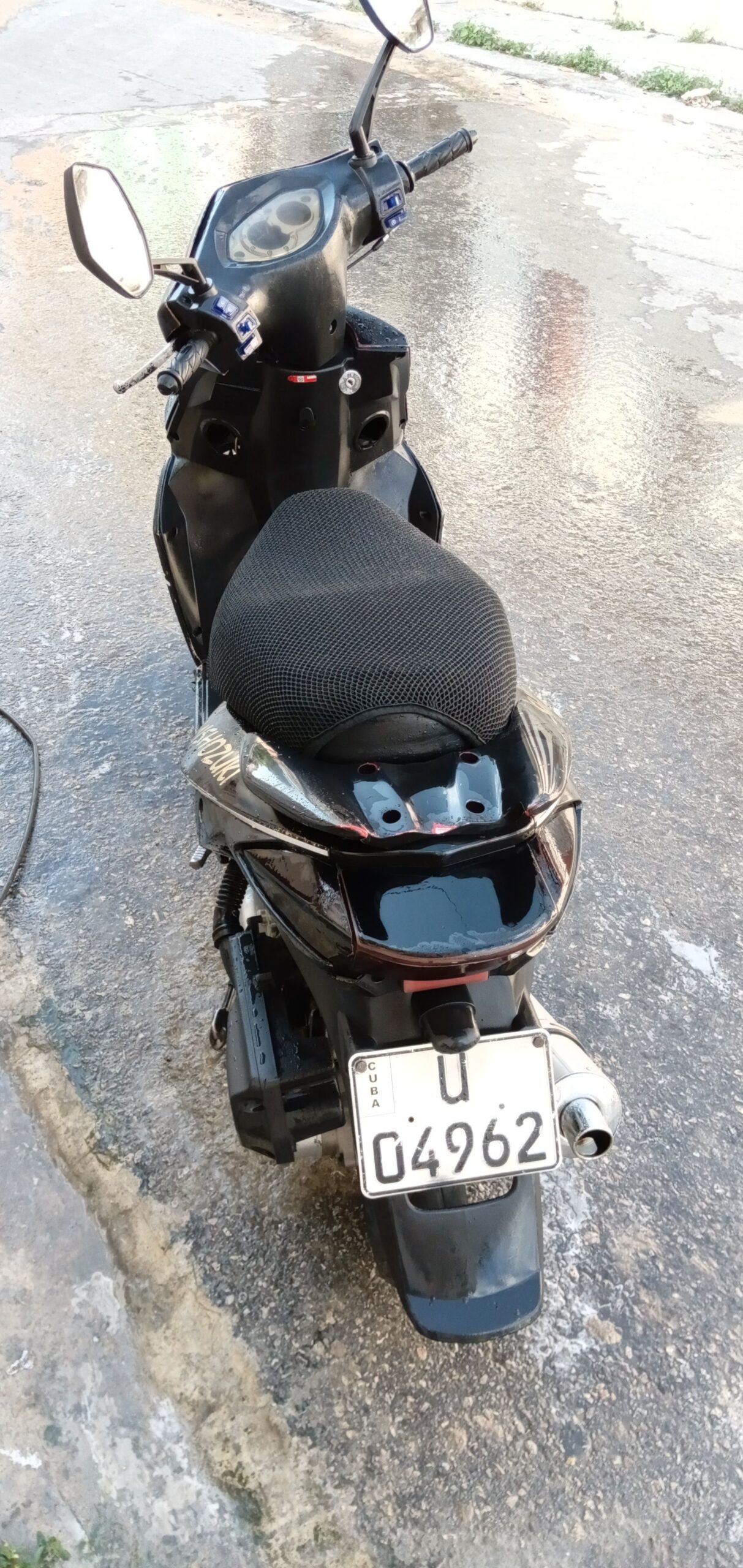 Vendo moto 4 tiempo ,además tengo otra para armar,se va todo junto y algunas cositas más de respuesto, escucho ofertas en caso de