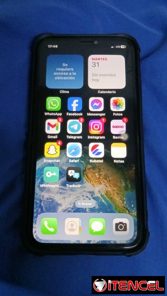 Se vende IPhone 11 negro