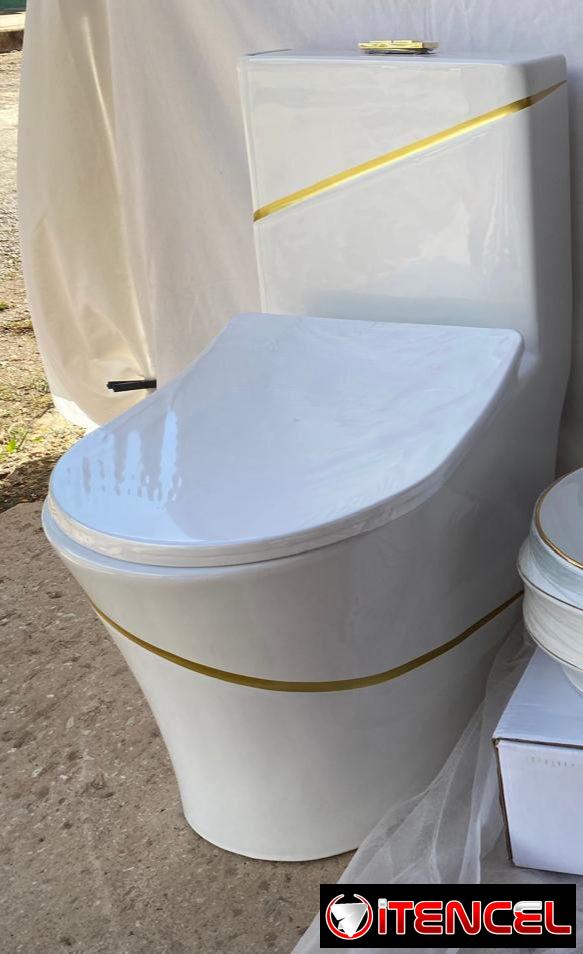 Vendo artículos de ferretería pregunté sin pena los juegos de taza vienen con todos sus accesorios,herrajes tapa sanitaria y demas