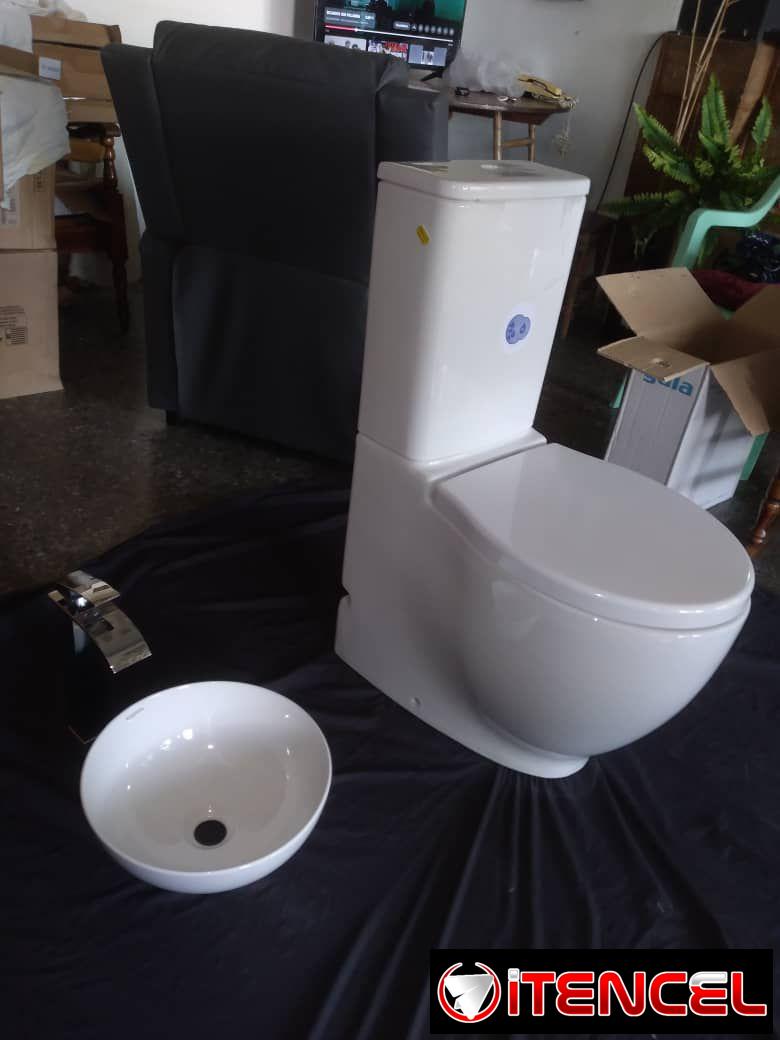 Vendo artículos de ferretería pregunté sin pena los juegos de taza vienen con todos sus accesorios,herrajes tapa sanitaria y demas