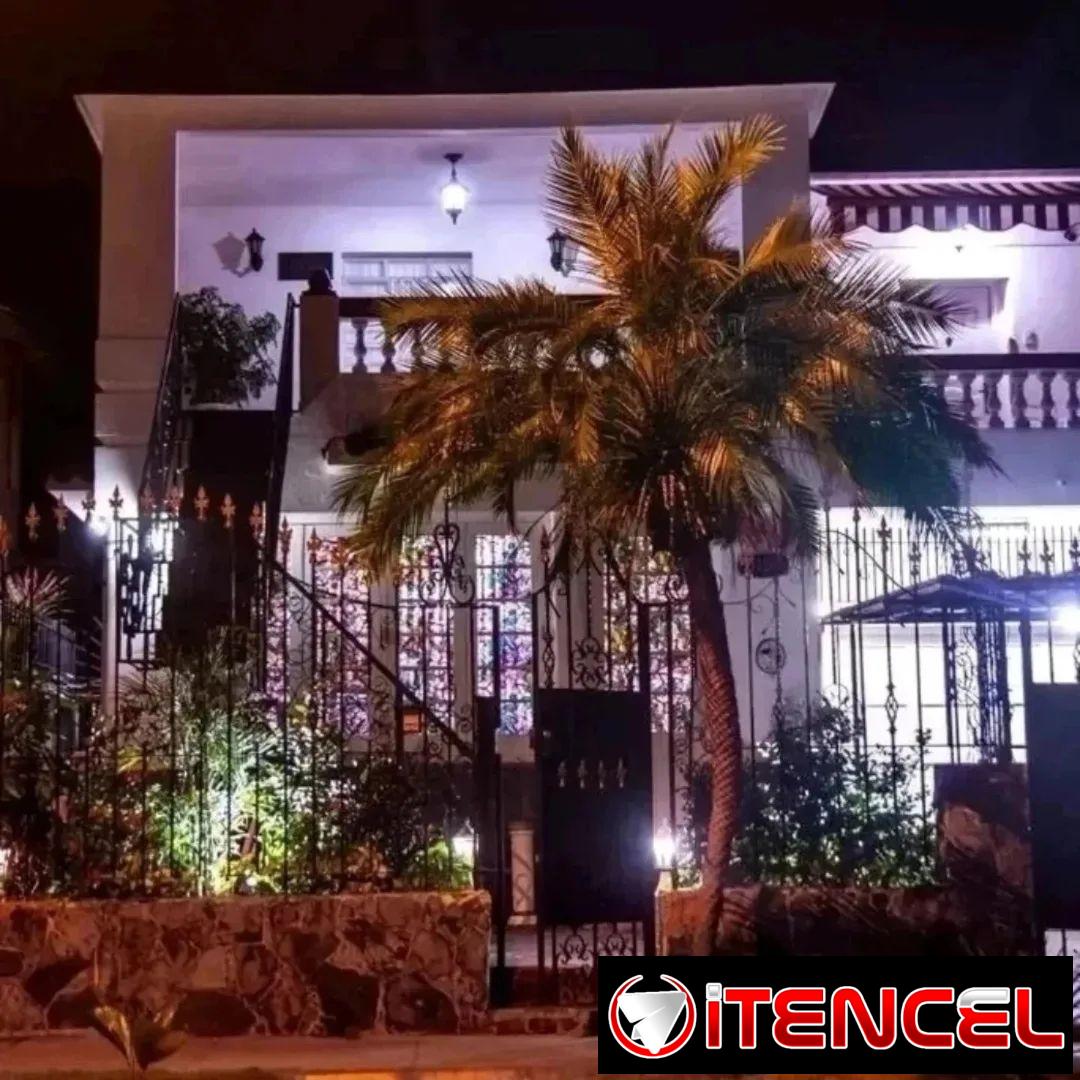 MAGNÍFICA CASA D RENTA INDEPENDIENTE EN MIRAMAR PLAYA TRES HABITACIONES TRES BAÑOS COCINA GARAJE TERRAZA PORTAL HALL COMEDOR