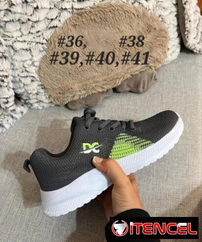 Tenis nuy comodos y bonitos