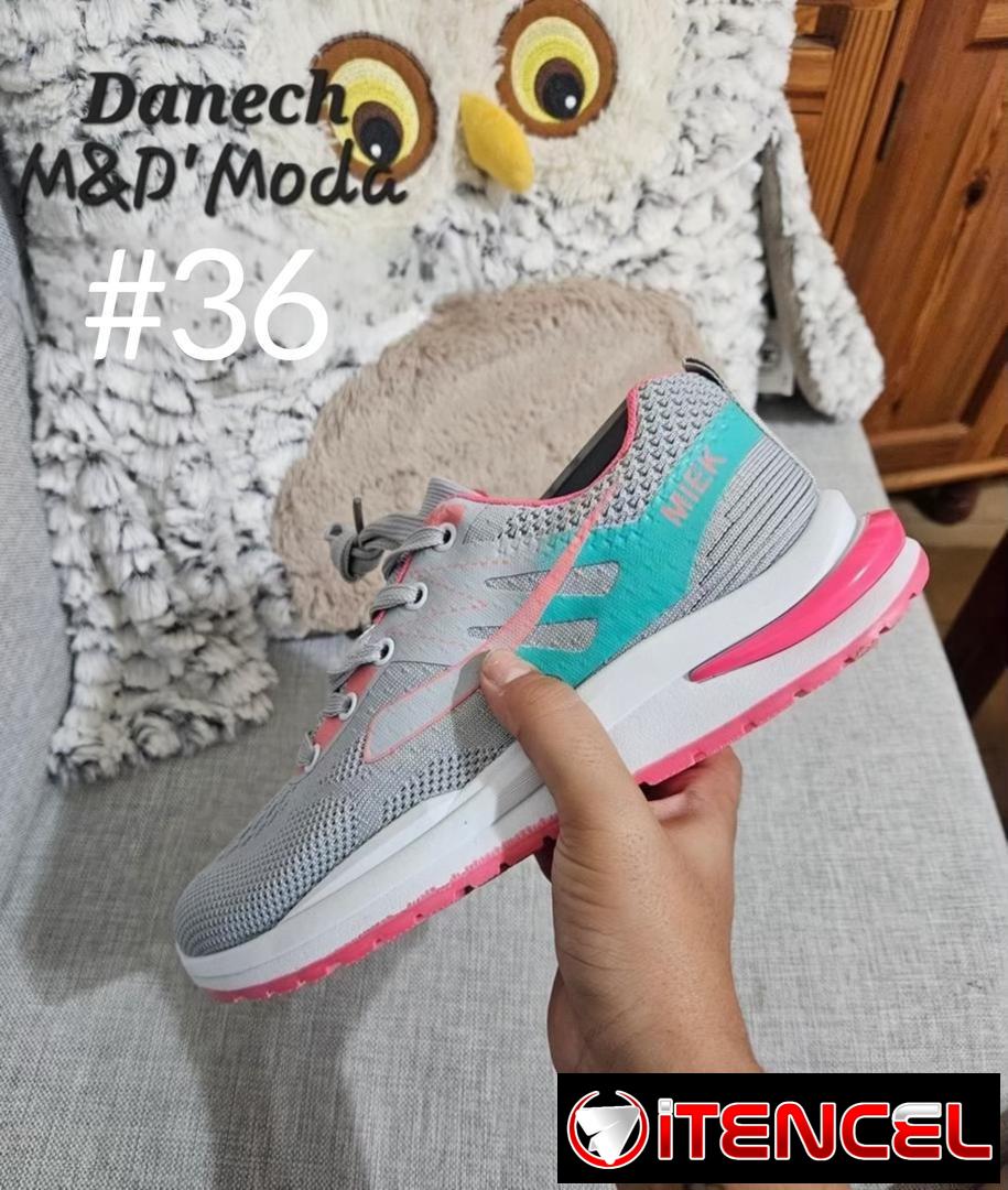 Tenis nuy comodos y bonitos