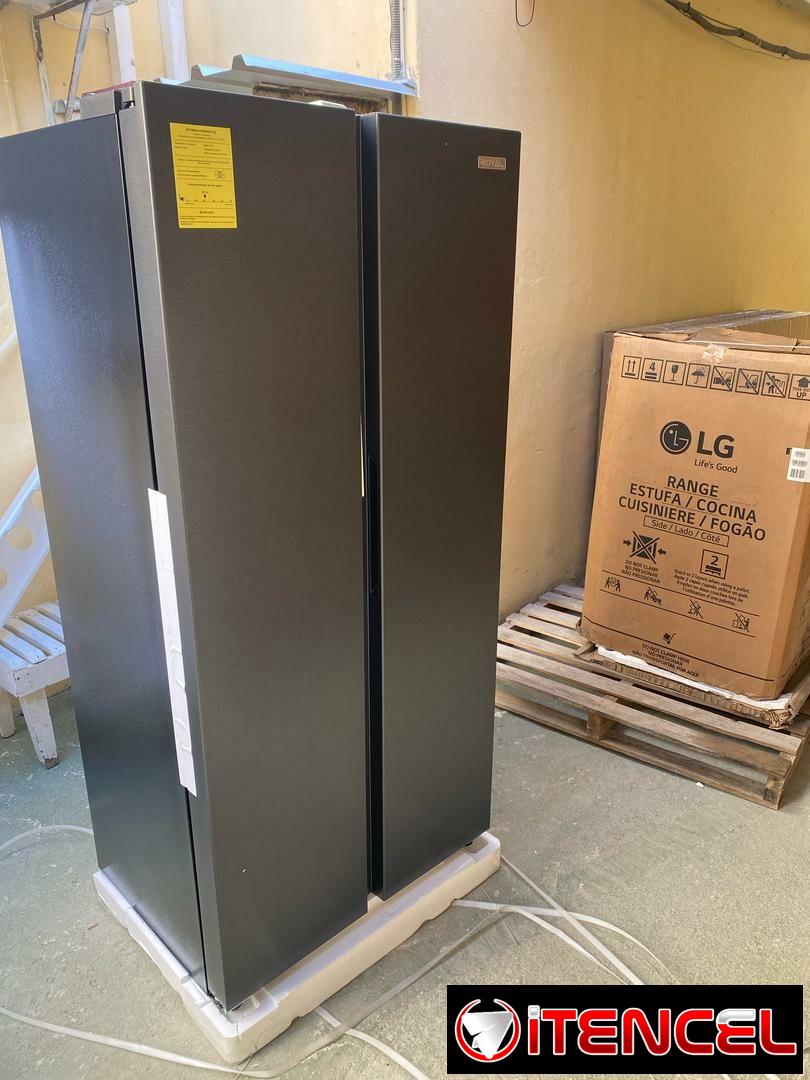 REFRIGERADOR marca Royal doble puerta de 20 pies