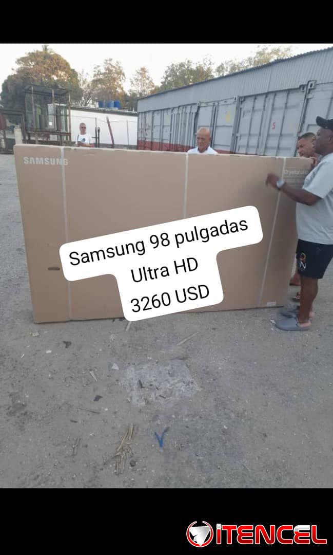 *Televisor Inteligente Samsung// 98 pulgadas 3260 USD ©
