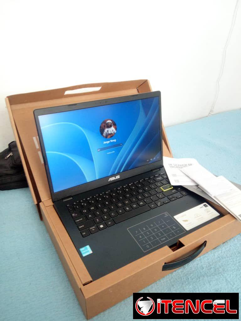 Laptop Asus14