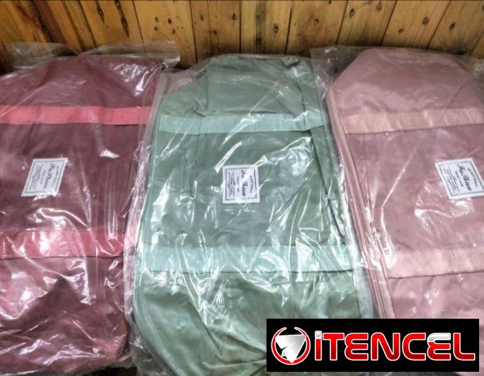 Bolsos para viajes gym y más . Expandibles