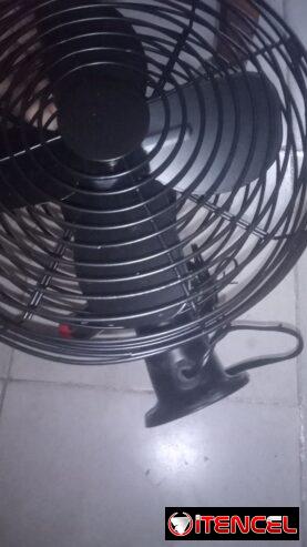 VENTILADOR DE CARRO 12V DE METAL 21CM DE DIÁMETRO Y 24 CM DE ALTO 5️⃣3️⃣5️⃣4️⃣6️⃣1️⃣3️⃣8️⃣